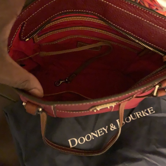 Dooney and Bourke tote with dust bag great condition - Picture 4 of 10